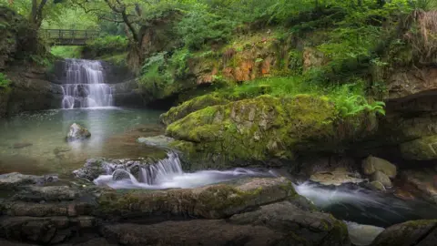 Getty Images Sgydau Sychryd - Sychryd Cascades at Pontneddfechan, Neath Port Talbot