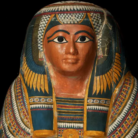 The women who love mummies