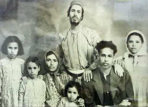 Leah Aharoni Leah's family