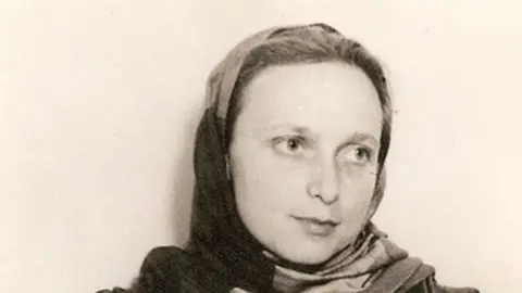 BBC A portrait photo of Freda taken in Lahore in the early 1940