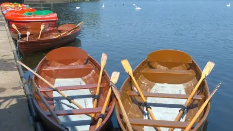 Geograph/Robin Drayton Roath Park Lake