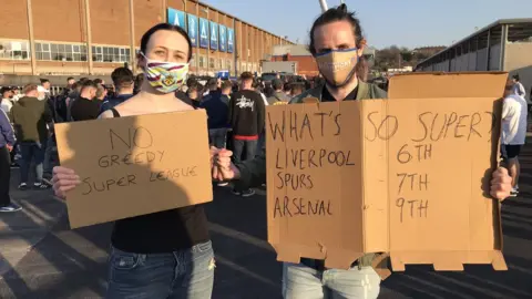 Protest at Eland Road