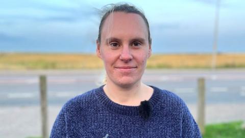 Sacked MoD Police officer wins sexist fitness case - BBC News