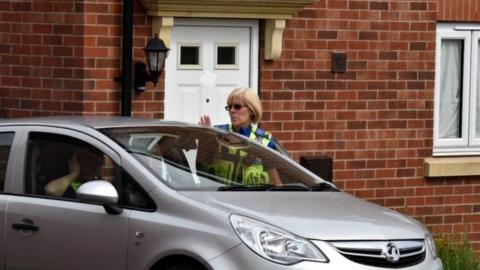 Man 'kills Wife At Oldbury House With Children Inside' - BBC News