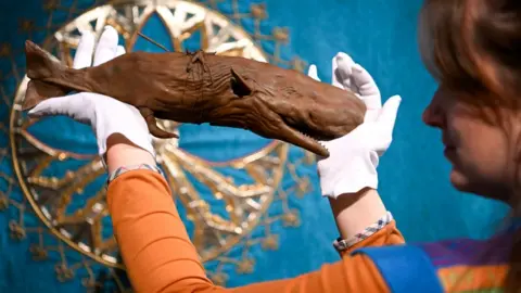 Salisbury Cathedral Small sculpture