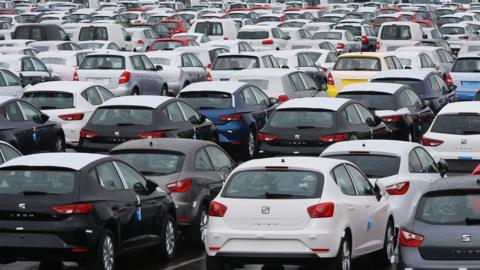 Record UK car registrations in March - BBC News