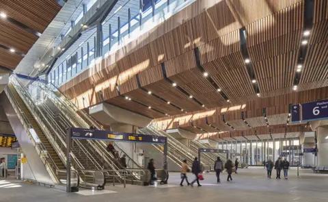 Paul Raftery London Bridge Station