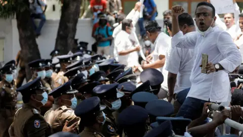 Reuters Protesters in Colombo, 3 April