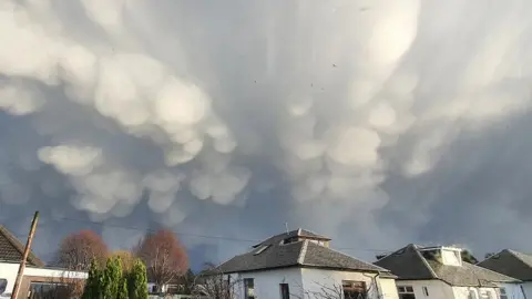 Stevie Carenduff Mammatus clouds