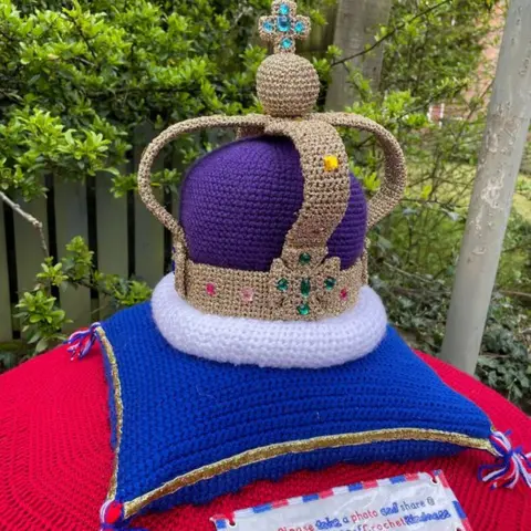 Vikki Upton Crochet crown postbox topper