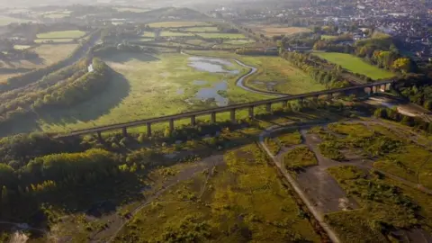 Shaun Richards Bennerley Viaduct