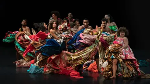 Sammi Landweer Lia Rodrigues's Encantado dance feature colourful blankets