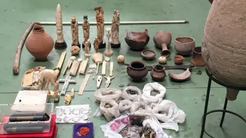 Spanish Guardia Civil Some of the 2000 items seized by Spanish police, including archaeological objects and Roman coins