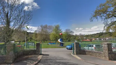 Google Ystrad Mynach Park