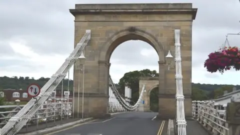 N Chadwick/Geograph Marlow Bridge