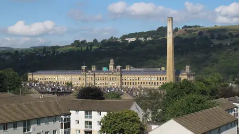 Stephen Craven / Geograph Saltaire Mill