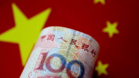 US officially labels China a 'currency manipulator' - BBC News