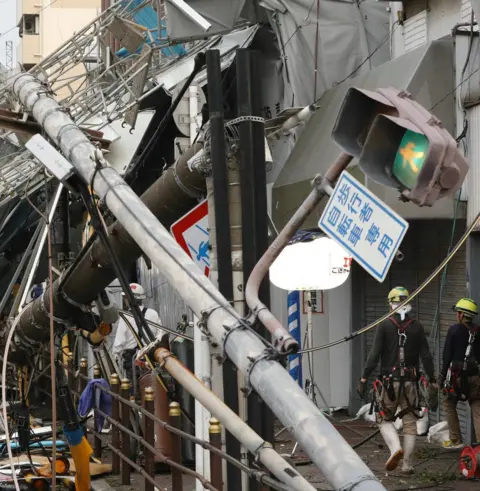 Japan's Typhoon Jebi leaves destruction in its wake
