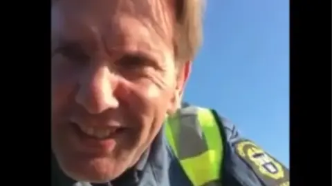 SE plus عربي Security guard Abu Kevin was filmed speaking fluent Arabic at a checkpoint in Sweden