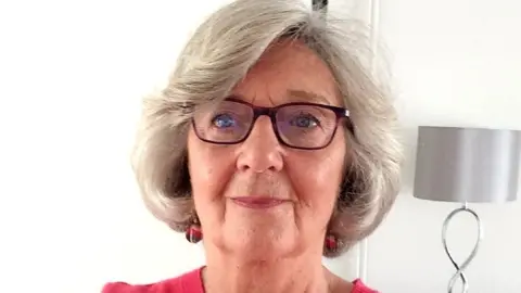 Jacqui Robins Jacqui Robins