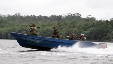 AFP Nigerian oil militants in 2008