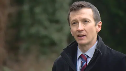 Det Insp Jon Pleasance