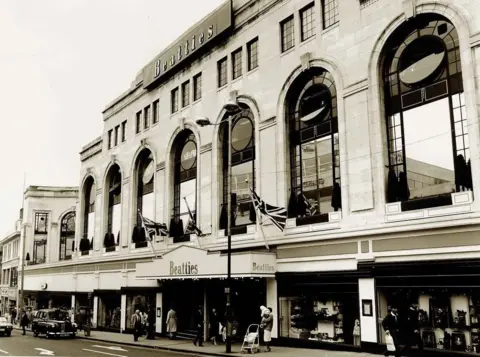 Express & Star/Beatties  Beatties in Wolverhampton in the 1970s