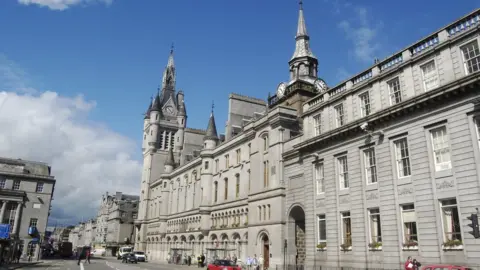 Bill Harison/Geograph Aberdeen Sheriff Court