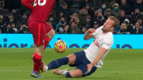 Andy Robertson and Harry Kane