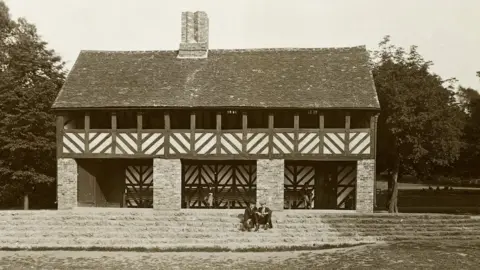 Historic England Golden Lion Innn