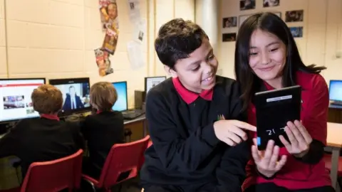 BBC Pupils try out IReporter game