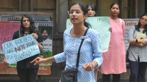 Getty Images Punjab Feminist Union of Students protesting against recent MMS scandal in Chandigarh University at students center Panjab University on September 19, 2022 in Chandigarh, India.