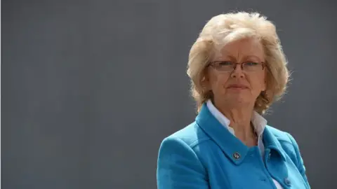 Julie Hambleton Julie Hambleton