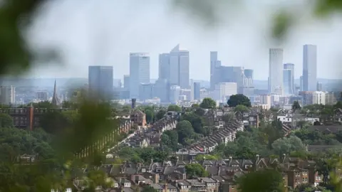 NEIL HALL London skyline