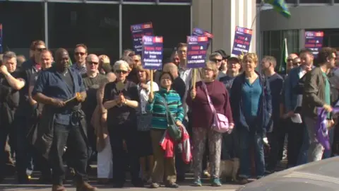 BBC college lecturers strike