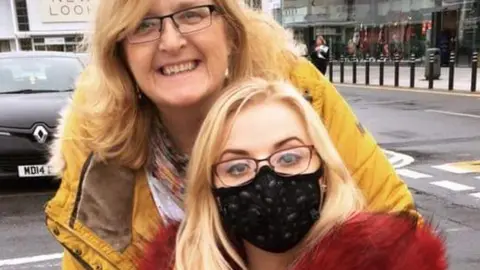 Helen Harry Hannah Evans with her mother Helen Harry