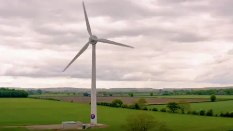 Octopus Energy Octopus turbine near Market Weighton