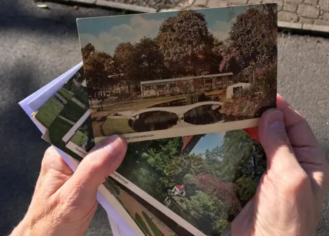 Postcards showing Queens Park in Loughbrough