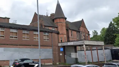 Google Former Wolverhampton eye infirmary building on Compton Road, closed since 2007