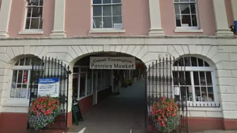 Torrington Pannier Market