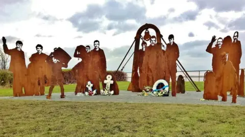 Chris Morgan Hull trawlermen memorial