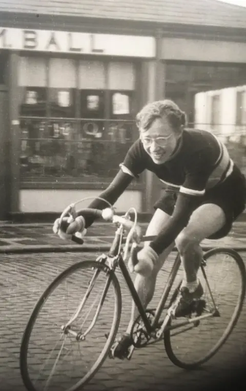 iSabel Woods Isabel Woods on bike