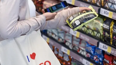 Tesco Shopper at experimental Tesco store