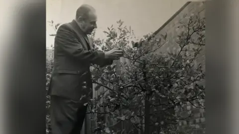 Jeff & Dave Witts Alfred Hull with Pam's Delight