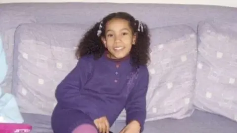 CHEVEAY OAKLEY Cheveay Oakley