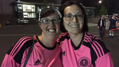 Kelly Dalgetty (l) with her friend Jill