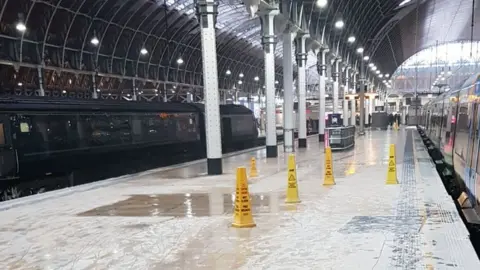 Paddington Station closed as snow and ice hits rush hour