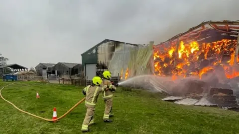 @OxonFireRescue Barn fire near Eynsham