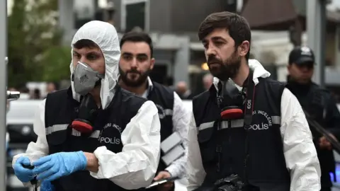 AFP Turkish forensic investigators arriving at the Saudi consul's residence in Istanbul, 17 Oct