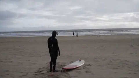 Steve Davies has designed a surfboard using fungi to make it more biodegradable